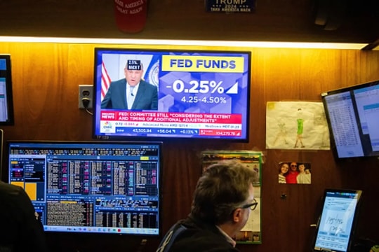 FED giảm lãi suất, vì sao nhà đầu tư thất vọng?