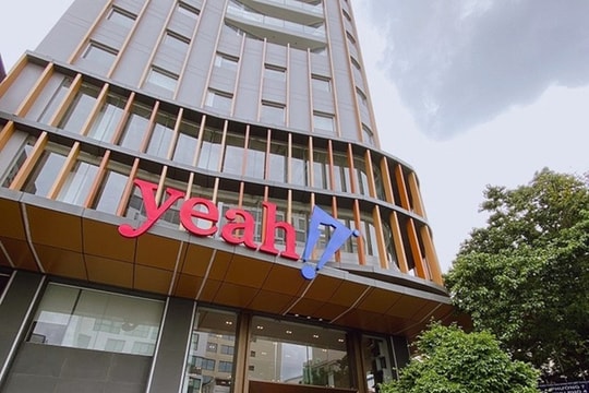 Yeah1 “vượt chông gai”