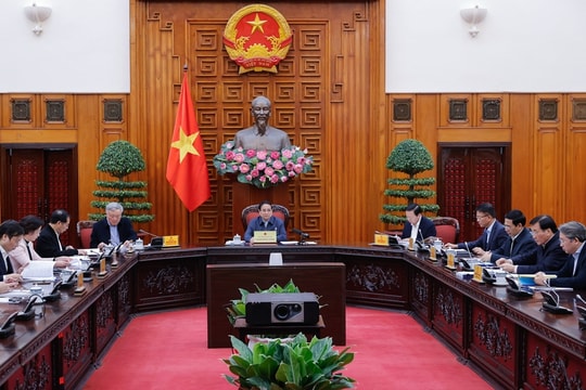 Trình Bộ Chính trị về chế độ cho cán bộ, công chức khi sắp xếp bộ máy