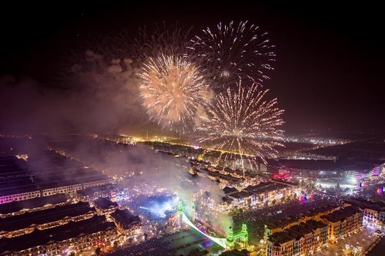 Gần 1 triệu khách đón năm mới 2025 tại các “điểm cầu” Vingroup