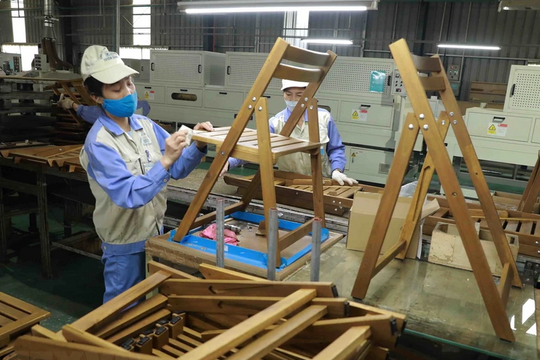 Tăng xuất khẩu gỗ nội thất qua thương mại điện tử