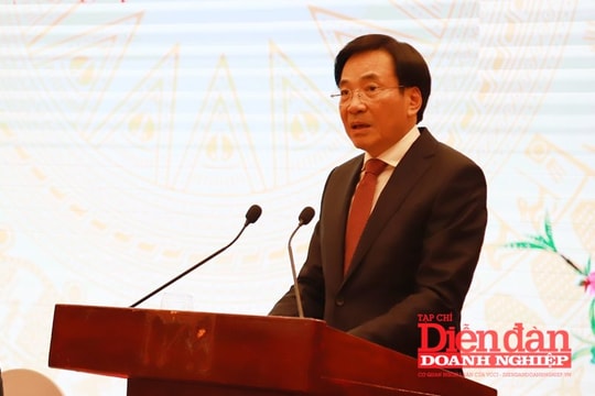 Xuất nhập khẩu là điểm sáng năm 2024