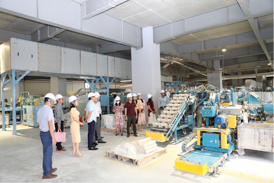 Sứ Long Phương: Tự hào được vinh danh tại Giải thưởng Sao Vàng Đất Việt 2024