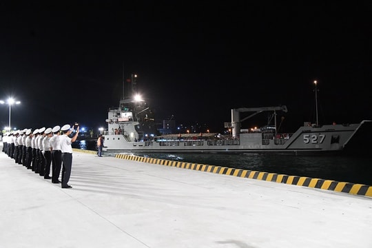 Xuân về trên vùng biển Tây Nam Tổ quốc