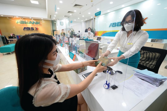 Lửa thử vàng gian nan thử tiền tệ