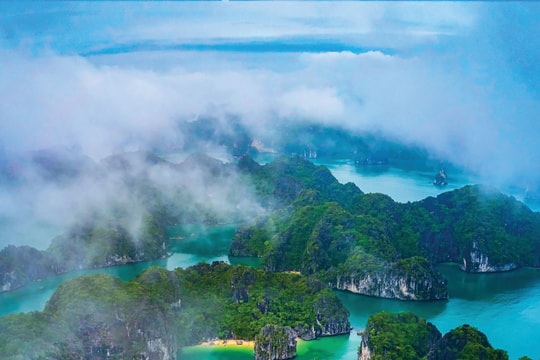 Một ngày bình yên ở Việt Hải