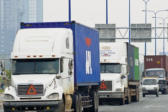 Giới hạn giờ lái xe, doanh nghiệp lo chi phí logistics tăng