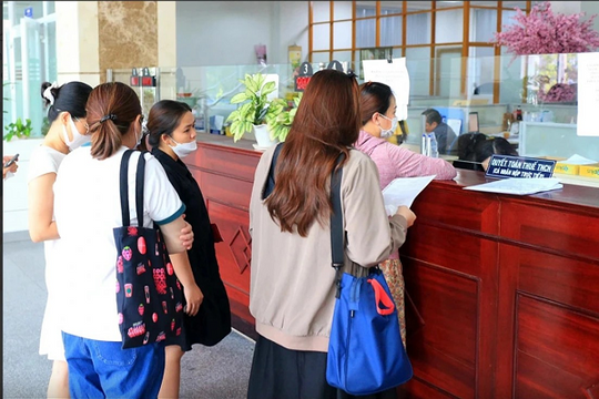 Thưởng Tết - niềm vui giảm sút vì thuế thu nhập cá nhân