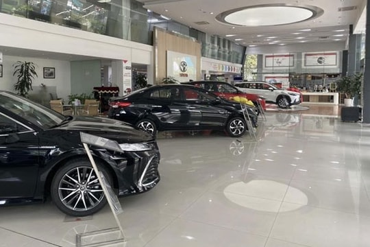 “Chợ chiều đìu hiu” tại các đại lý ô tô những ngày cận Tết