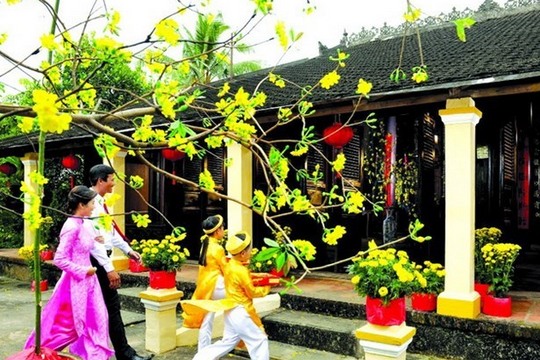 Lưu ý chọn tuổi xông nhà đầu năm Ất Tỵ 2025