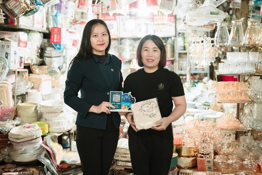 Đi chợ Tết thời 4.0: Không cần tiền vẫn sắm vô biên