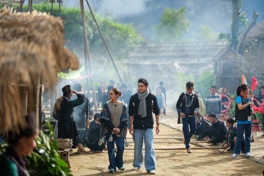 Du xuân qua ba miền đất nước cùng cặp đôi “Yêu nhầm bạn thân”