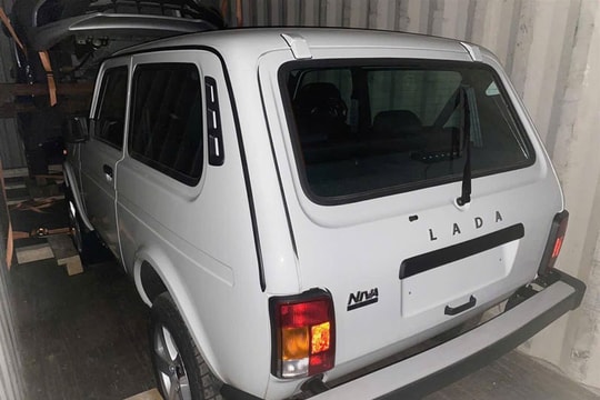 Lada Niva trang bị nghèo nàn, về Việt Nam bán cho ai?