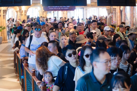 Phú Quốc đông kín khách Tết Nguyên đán