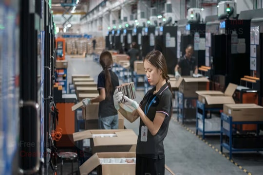 Ông Trump tung "quân bài mặc cả", chuỗi cung ứng "rúng động"