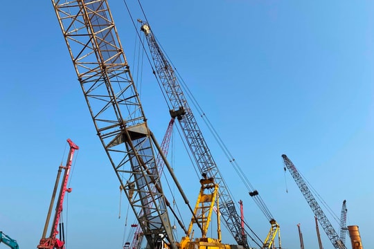 Quảng Trị: Hối hả trên đại công trường cảng Mỹ Thủy