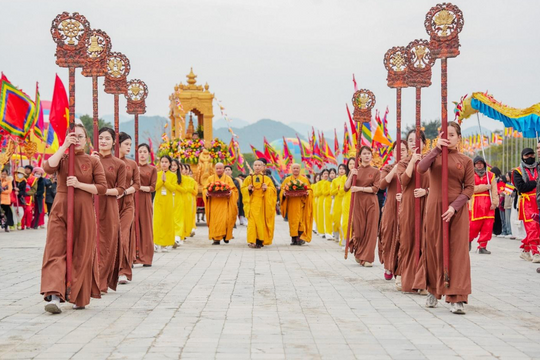 Khai hội xuân Tam Chúc 2025, Hà Nam liên tiếp đón tin vui