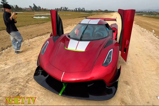 Nhóm YouTuber Việt tái tạo siêu xe Koenigsegg Jesko từ động cơ Toyota cũ