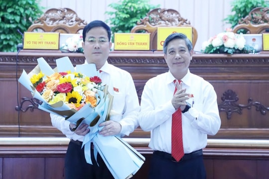 Ông Trần Văn Huyến được bầu làm Chủ tịch UBND tỉnh Hậu Giang