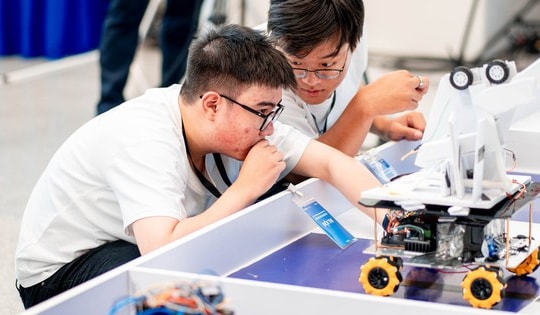 Con đường nào rút ngắn đào tạo nhân lực công nghệ cao?