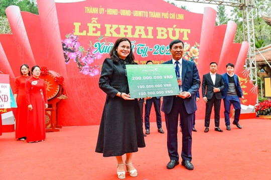 Vietcombank Chí Linh tài trợ cho quỹ khuyến học và xây dựng công trình thư viện