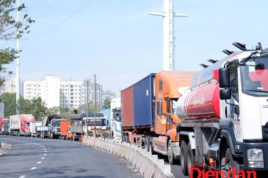 Giới hạn lái xe không quá 48 giờ/tuần: Doanh nghiệp vận tải lo “đội chi phí”?