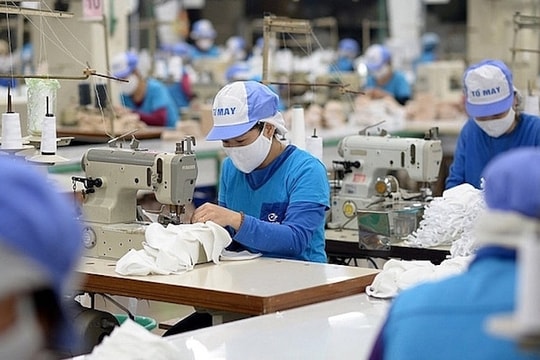 Đề xuất phương án điều chỉnh lương tối thiểu vùng năm 2025