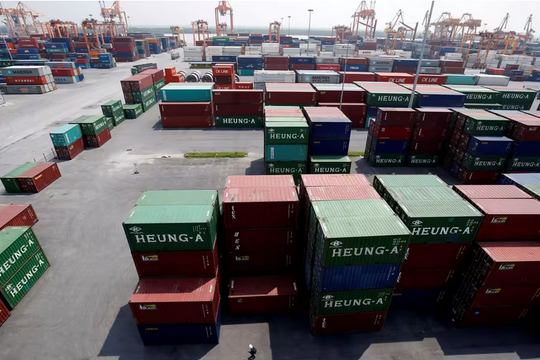 Việt Nam tăng trưởng xuất khẩu mạnh nhất Đông Nam Á