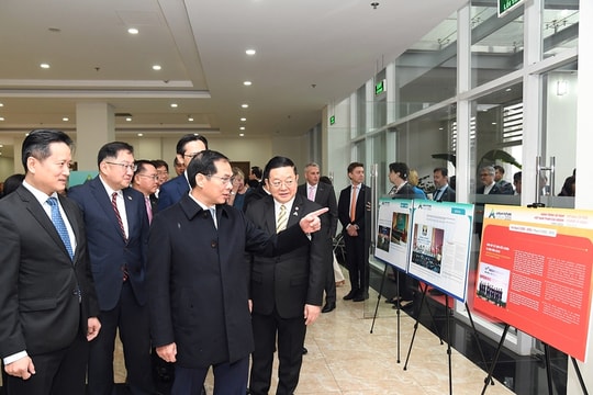 Ba thập kỷ gia nhập ASEAN: Việt Nam vững bước cùng khu vực