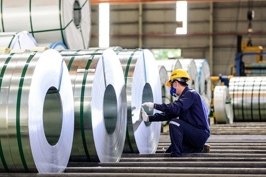 Nguy cơ thuế chồng thuế với thép Việt Nam