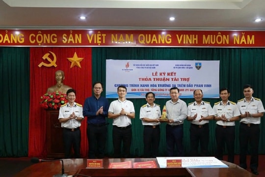 Doanh nghiệp chung tay “Xanh hoá Trường Sa”