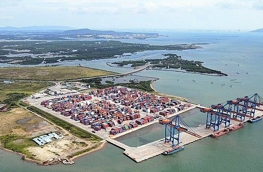 Cơ hội tăng trưởng bứt phá từ mô hình Cảng miễn thuế và Cổng một cửa