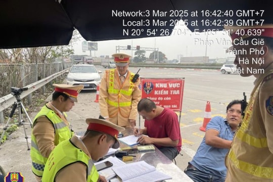 Nồng độ cồn vượt ngưỡng 2,2 lần, tài xế container lãnh phạt 35 triệu đồng