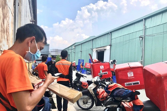 Thương mại điện tử - Sân chơi công bằng hay cuộc chiến “cá lớn nuốt cá bé”?