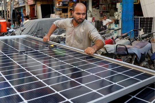 Châu Á chạy đua tìm kiếm đối tác năng lượng tái tạo mới