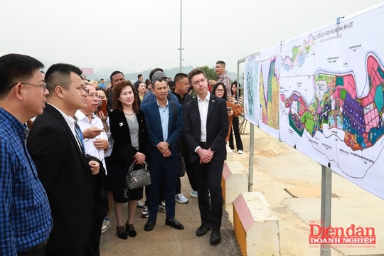 Hàng trăm nhà đầu tư quốc tế tham quan, khảo sát các dự án đầu tư trọng điểm tại Lào Cai