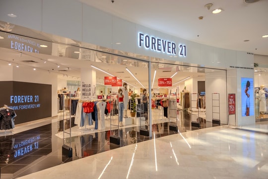 Forever 21 phá sản do đâu?