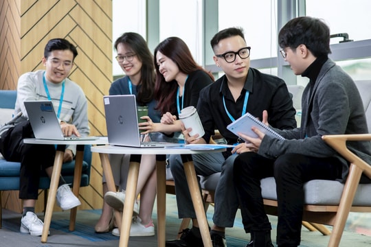 Thu hút nhân tài Sales IT: chọn thu nhập cao hay cơ hội phát triển?