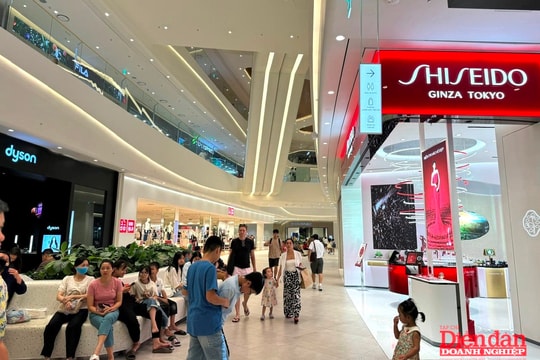 Cạnh tranh mặt bằng bán lẻ ngày càng gay gắt