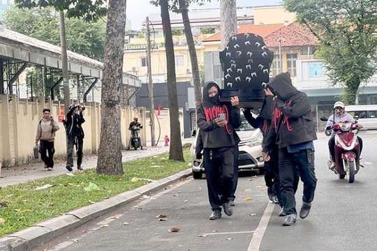 Quảng bá phản cảm: Đâu là giới hạn đạo đức trong ngành PR?