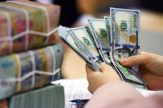 Đồng USD sụt giảm mạnh do lo ngại từ chính sách thuế mới của Mỹ