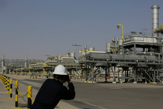 Giá dầu giảm, bối cảnh năng lượng toàn cầu có đang được sắp xếp lại?