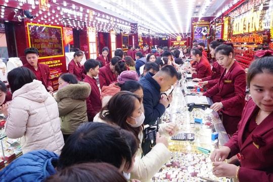 Giá vàng tuần tới: Cú “lội ngược dòng” tiếp diễn?