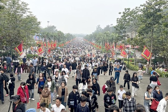 Người dân cả nước hướng về Giỗ Tổ Hùng Vương