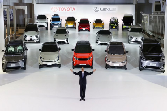 Tăng tốc trong cuộc đua, Toyota đặt cược lớn vào xe điện