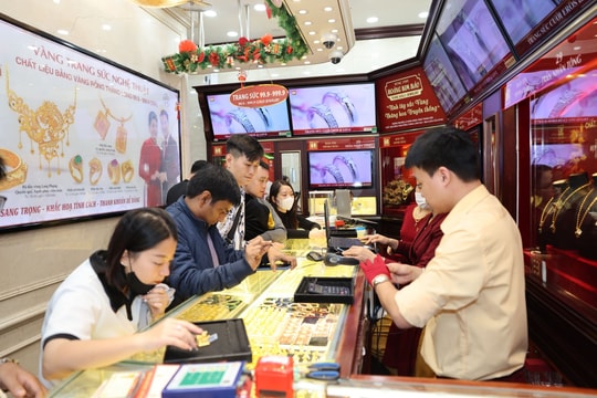 Giá vàng tuần tới: Lập đỉnh cao mới hay đảo chiều?