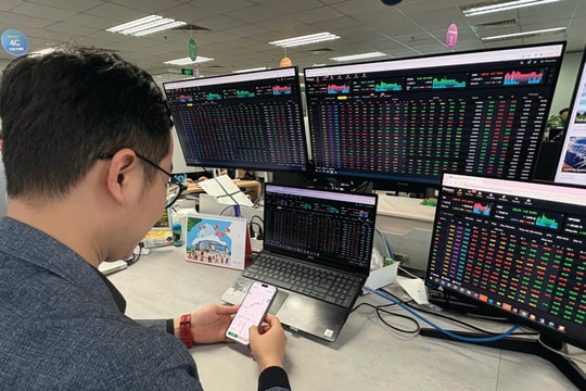 “Giải mã” cổ phiếu ngành chứng khoán