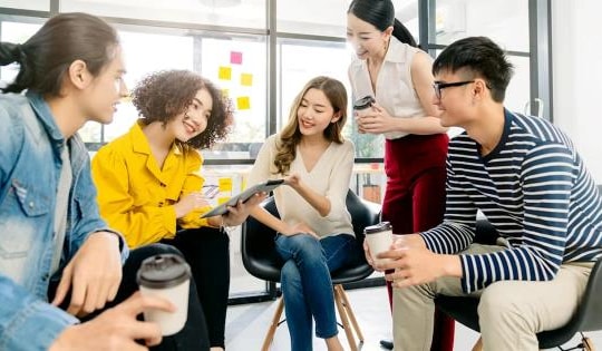 Gen Z cần gì để “sống sót” trong thị trường lao động đầy biến động?
