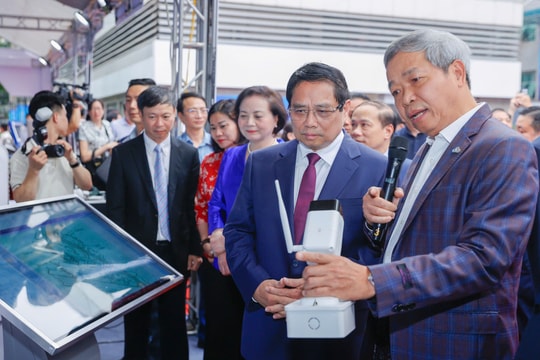 Thủ tướng đề nghị CMC sớm đưa vào ứng dụng giải pháp Trợ lí ảo rà soát văn bản pháp luật