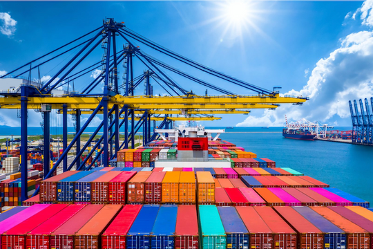 Cạnh tranh Mỹ - Trung tái định hình chuỗi cung ứng toàn cầu